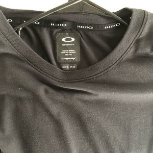 Oakley Mens Performance Fit Long sleeve